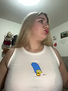 Snapshot of Celestedubois chatting on May 16, 2026, 12:29 am Celestedubois online show from May 16, 2026, 12:29 am
