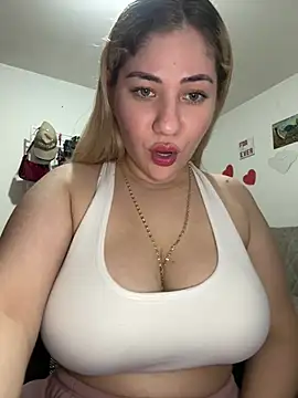 Snapshot of Celestedubois chatting on May 19, 2026, 1:56 am Celestedubois online show from May 19, 2026, 1:56 am