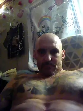 Snapshot of ClydeCan409 chatting on April 22, 2026, 5:14 pm ClydeCan409 online show from April 22, 2026, 5:14 pm