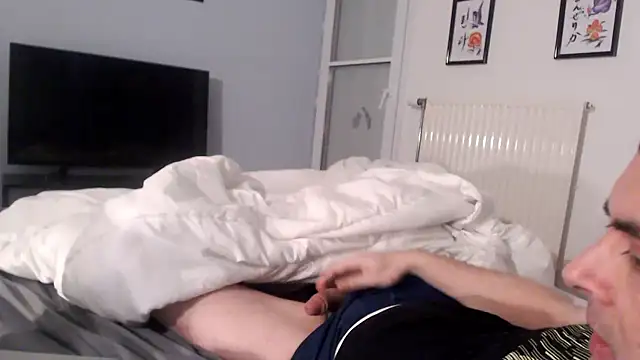 freddy0222222 online show from January 11, 2026, 8:47 pm