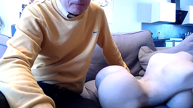 Snapshot of freddy0222222 chatting on April 15, 2026, 11:06 am freddy0222222 online show from April 15, 2026, 11:06 am