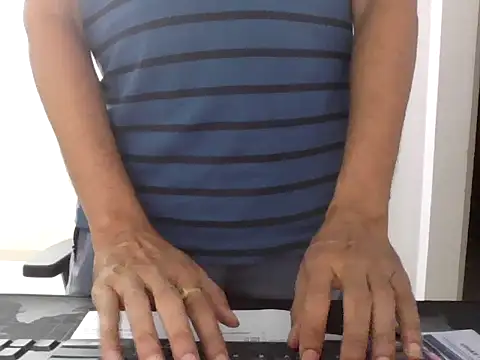 mrose8080 online show from April 24, 2026, 6:21 pm