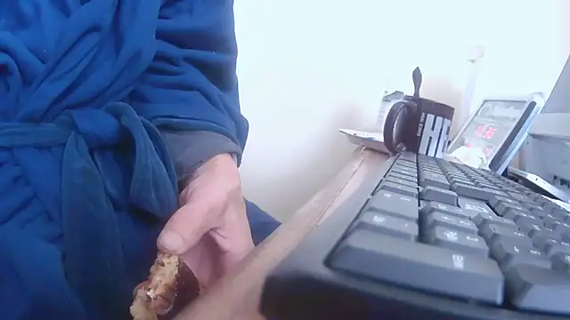 hottottrot691 online show from February 26, 2026, 3:33 pm