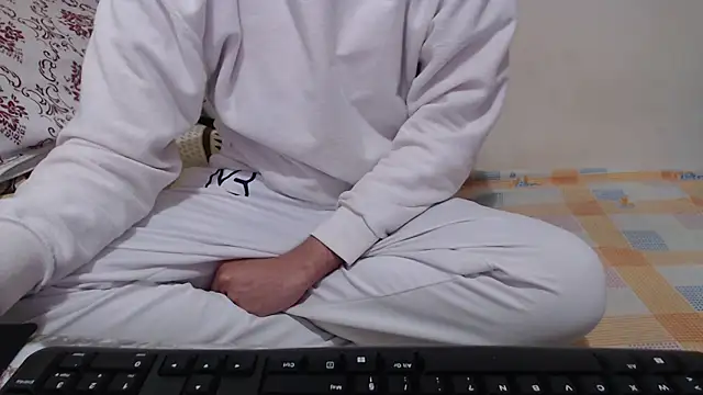 Alexdelarge323 online show from January 14, 2026, 11:05 am