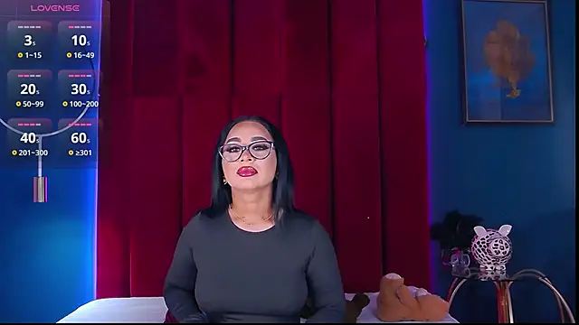 MadyLuxxx online show from February 13, 2026, 7:21 pm