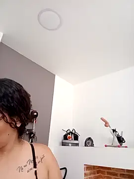 MariaGaitan online show from October 1, 2025, 7:09 pm