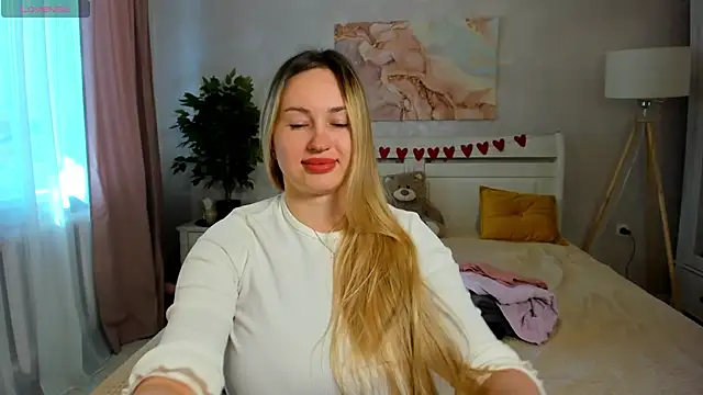 eva rose7 online show from February 27, 2025, 10:04 am