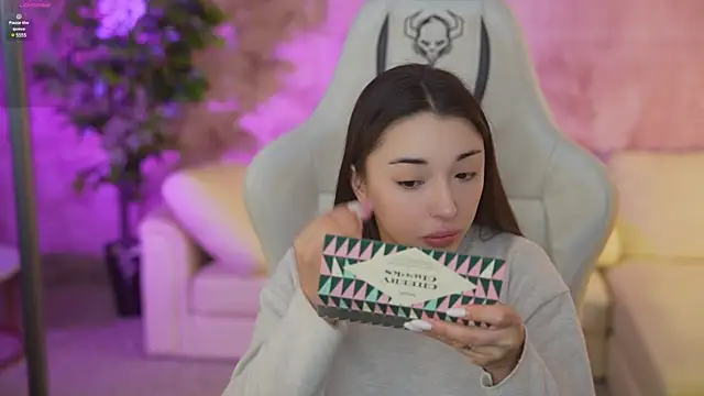 Jasmine Flow online show from February 3, 2025, 7:51 am