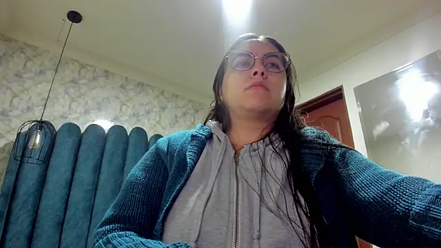 nalalye cruzz  online show from October 15, 2025, 3:17 am