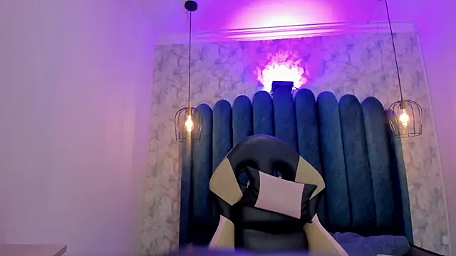 nalalye cruzz  online show from October 30, 2025, 2:57 am