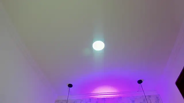 nalalye cruzz  online show from November 9, 2025, 4:22 am