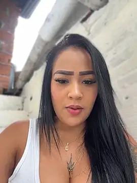 Snapshot of Luisa_Fernandaa chatting on April 16, 2026, 6:41 pm Luisa Fernandaa online show from April 16, 2026, 6:41 pm