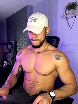 Snapshot of ARON_TAYLER01 chatting on September 25, 2025, 10:30 am ARON TAYLER01 online show from September 25, 2025, 10:30 am