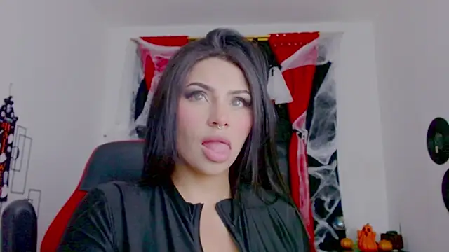 misslombana online show from October 29, 2025, 6:04 am