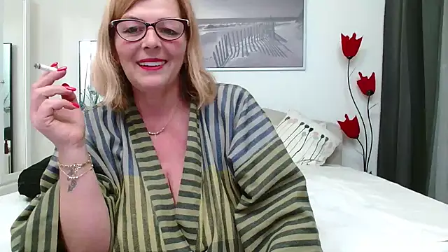 YulliaMilf online show from March 11, 2025, 3:34 pm