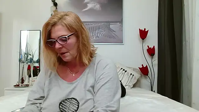 YulliaMilf online show from March 13, 2025, 4:45 pm