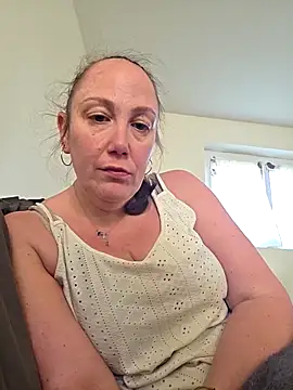 Wisie Cutie online show from March 4, 2026, 4:35 pm