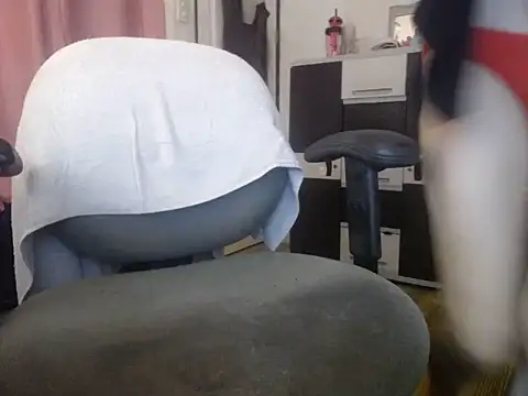 Milkshaker angel online show from December 4, 2025, 11:13 pm