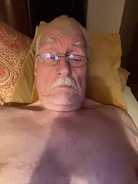 Snapshot of Steffibi1954 chatting on October 29, 2025, 4:15 am Steffibi1954 online show from October 29, 2025, 4:15 am