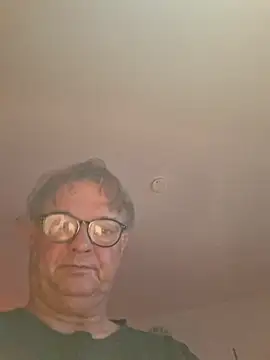 Seltsamoder online show from November 18, 2025, 4:28 am