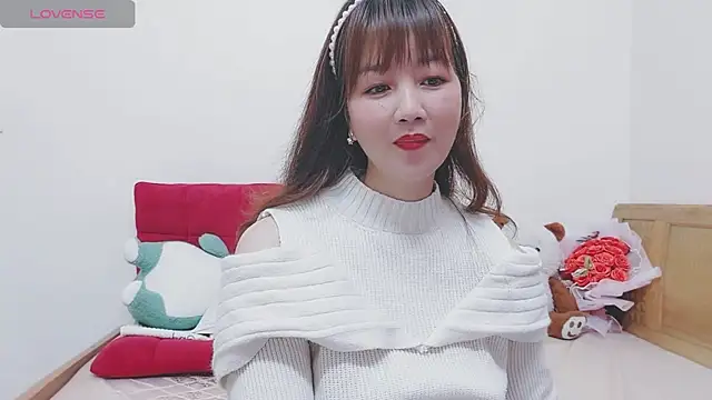 Holygirlsweet777 online show from January 2, 2025, 1:27 am