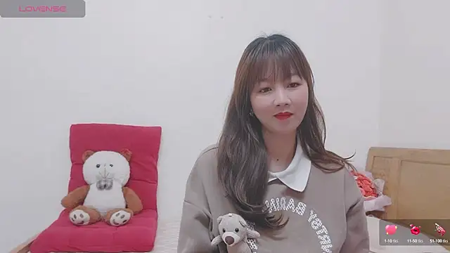 Holygirlsweet777 online show from January 13, 2025, 1:34 am