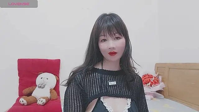 Holygirlsweet777 online show from February 14, 2025, 4:26 am