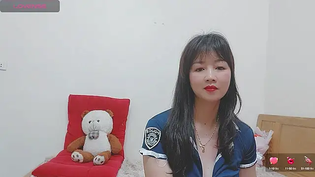 Holygirlsweet777 online show from March 18, 2025, 1:21 am