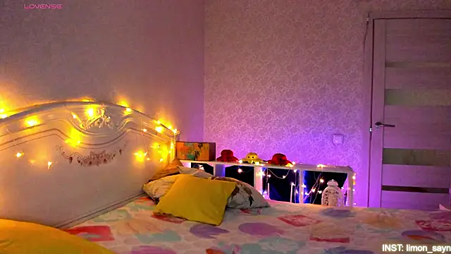 LillyMoure  online show from March 14, 2026, 12:50 am