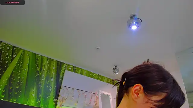 VeraWatts online show from July 7, 2026, 3:09 am