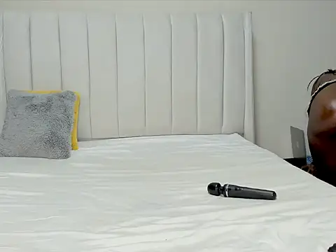  heavenlysent online show from November 24, 2025, 4:12 am