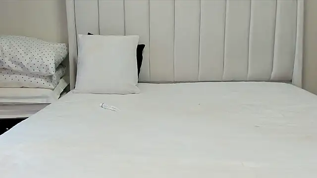  heavenlysent online show from March 14, 2026, 4:51 am