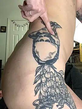 MissCumberdale online show from February 11, 2025, 9:25 pm