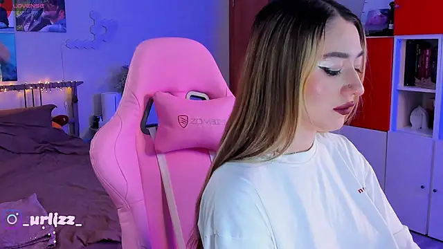 Fiona-Love online show from December 8, 2024, 8:04 pm