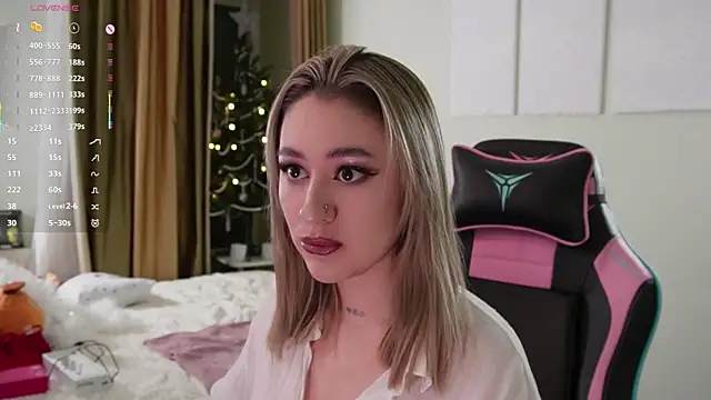 Fiona-Love online show from December 21, 2025, 5:20 pm