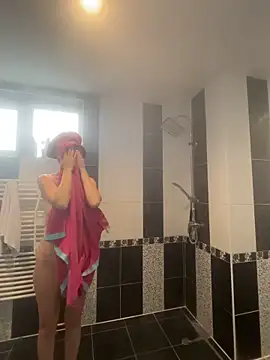 MaviePearl online show from October 16, 2025, 8:26 am