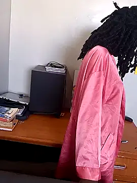 Prettybecs online show from February 9, 2025, 6:01 am