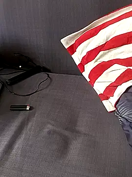 Prettybecs online show from October 19, 2025, 7:20 am