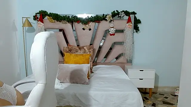 Snapshot of sophia_hadid chatting on December 18, 2024, 10:35 pm sophia hadid online show from December 18, 2024, 10:35 pm