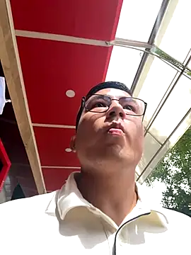 andrewmhilton  online show from October 8, 2025, 6:38 pm