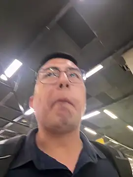 andrewmhilton  online show from April 15, 2026, 8:09 pm