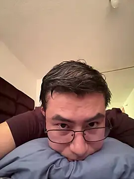 Snapshot of andrewmhilton_ chatting on May 19, 2026, 5:08 pm andrewmhilton online show from May 19, 2026, 5:08 pm