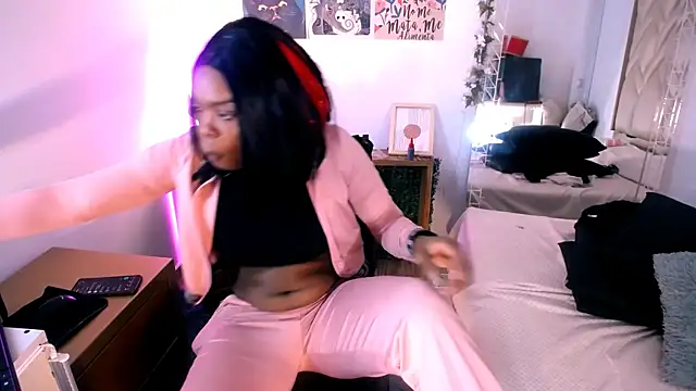 Snapshot of Kenya_Agu chatting on December 4, 2024, 7:23 pm Kenya Agu online show from December 4, 2024, 7:23 pm