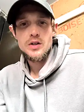 Snapshot of Midwestalpha chatting on March 3, 2025, 3:09 pm Midwestalpha online show from March 3, 2025, 3:09 pm