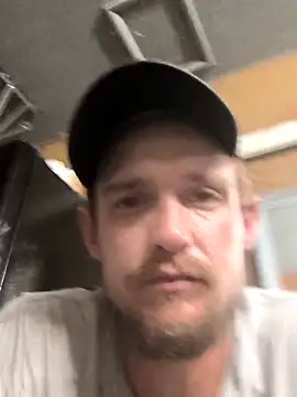 Snapshot of Midwestalpha chatting on October 5, 2025, 4:55 am Midwestalpha online show from October 5, 2025, 4:55 am