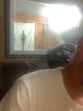 Snapshot of Midwestalpha chatting on June 19, 2026, 6:29 am Midwestalpha online show from June 19, 2026, 6:29 am