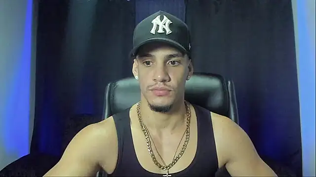 jhonnysnow17 online show from October 12, 2025, 11:04 pm