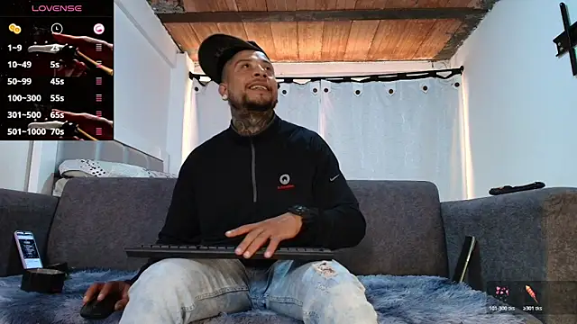 Snapshot of doglass_costa chatting on November 13, 2025, 2:05 pm doglass costa online show from November 13, 2025, 2:05 pm