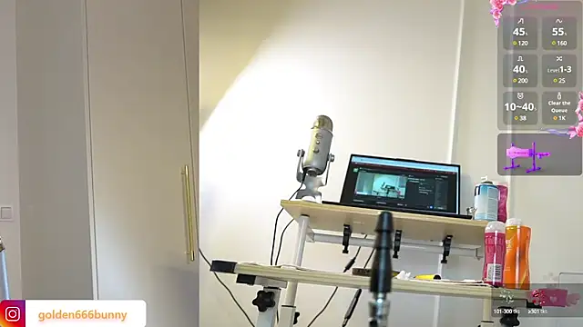 Miss69Ri99 online show from January 3, 2025, 8:32 pm