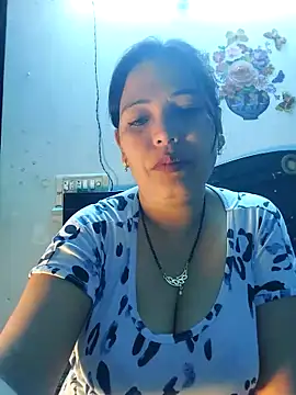 Snapshot of Poojabhabi101 chatting on February 5, 2026, 5:23 am Poojabhabi101 online show from February 5, 2026, 5:23 am